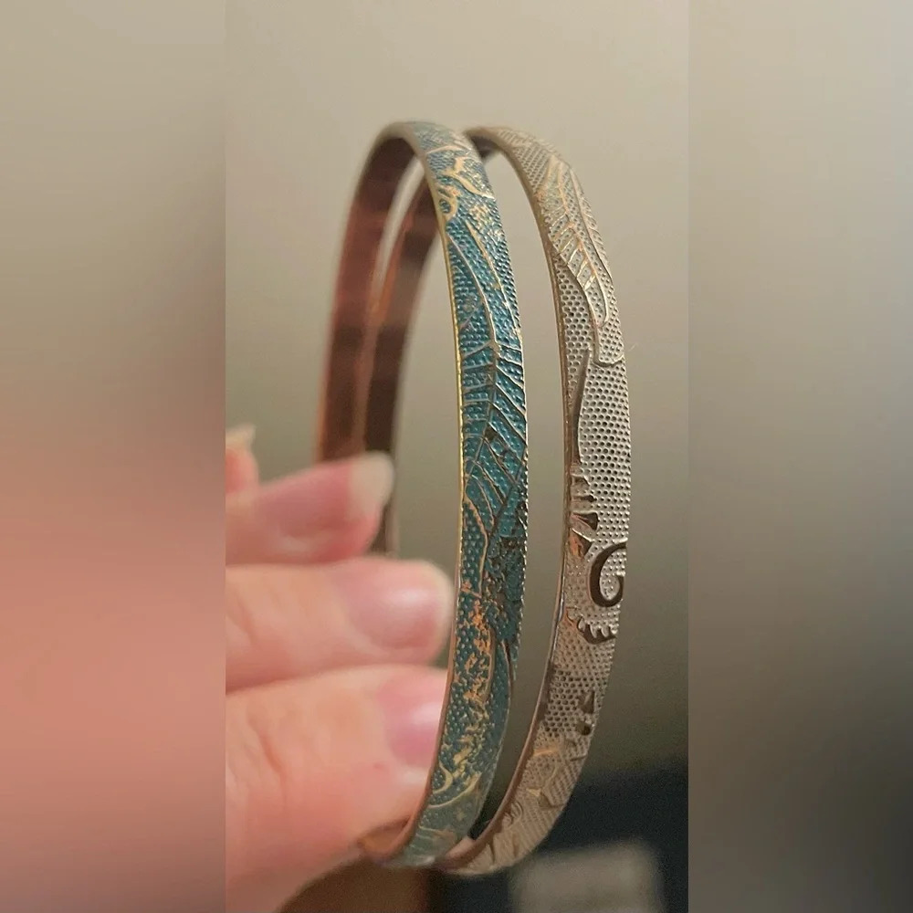 VTG/H2F Hawaii Tahiti Leaves Pattern Embossed Metal Bangles Teal Gold White EUC